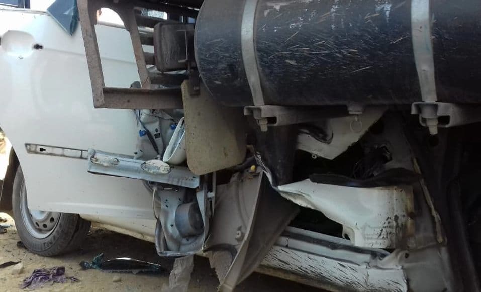 यमुना एक्सप्रेसवे हादसा: यमुना एक्सप्रेसवे पर बस-कार की टक्कर, पांच लोगों की मौत, छह की हालत गंभीर