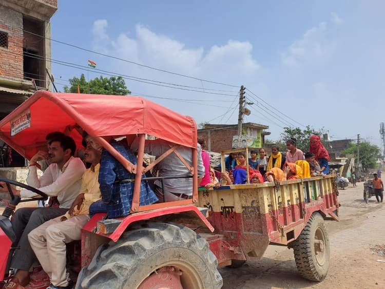 कानपुर हादसे के बाद ट्रैक्टर ट्रॉली की यात्रा पर सख्त हुए CM योगी आदित्यनाथ, परिवहन विभाग को 'निर्देश'