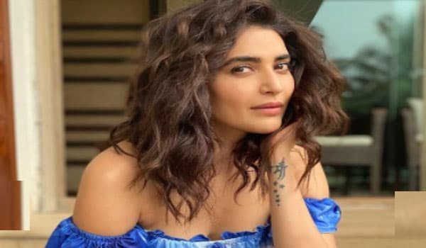 करिश्मा तन्ना ने करवाया ब्लू आउटफिट में जबरदस्त Photoshoot, फैंस बोले ब्यूटी . . .