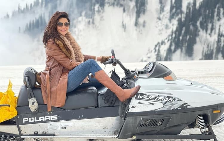 Karishma Tanna ने लेटेस्ट फोटोशूट में करवाया गर्मी में ठंडक का एहसास, एक्ट्रेस का लेटेस्ट फोटोशूट हुआ Viral