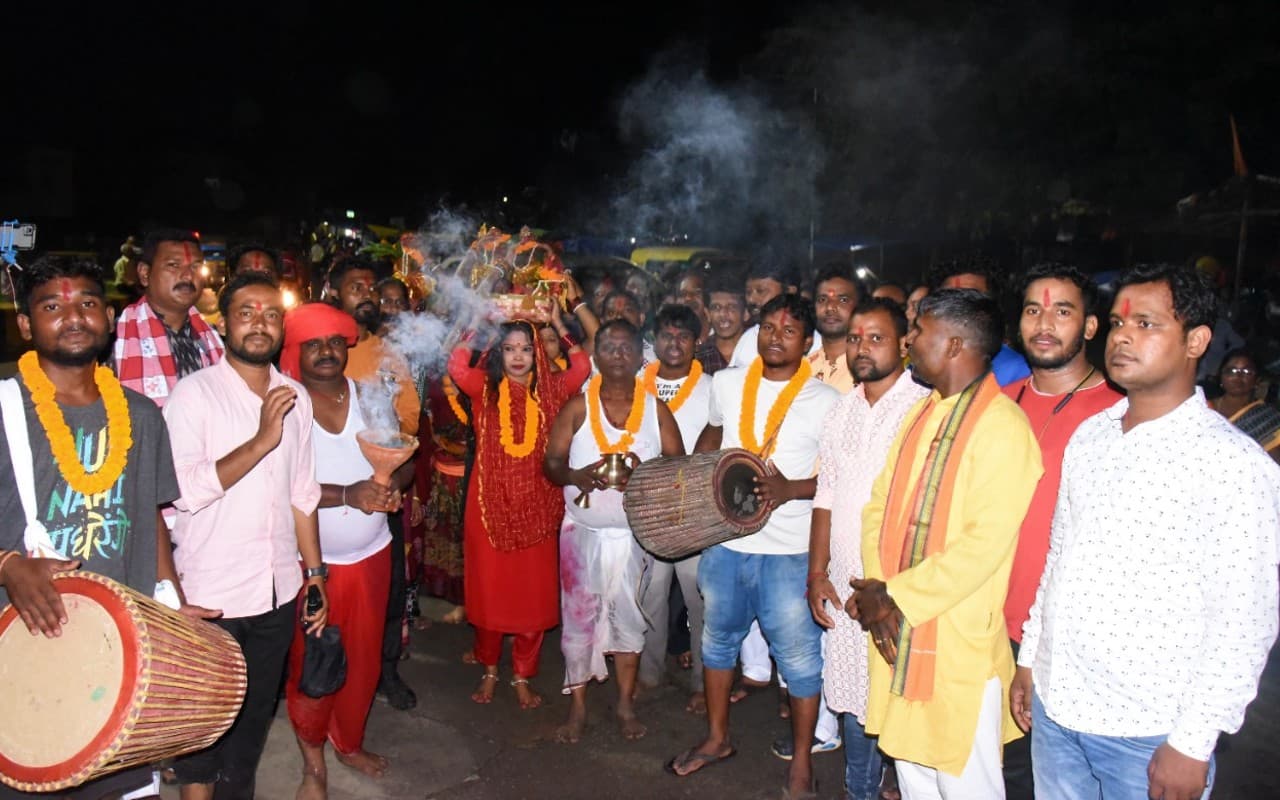 Karma Puja 2022 Date: भाइयों की लंबी आयु, सुख-समृद्धि की कामना के साथ शुरू हुआ 6 दिवसीय करम महोत्सव