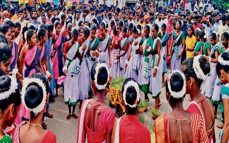 करम गीत पर झूमे गिरिडीह के लोग, संस्कृति को बचाने पर जयराम महतो ने दिया जोर