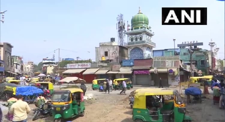 Hijab Row: हिजाब विवाद में मुस्लिम संगठनों का आज कर्नाटक बंद, हाईकोर्ट के फैसले का विरोध