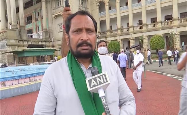 कर्नाटक में बर्ड फ्लू को लेकर हाई अलर्ट, बॉर्डर पर एहतियात बरतने का निर्देश