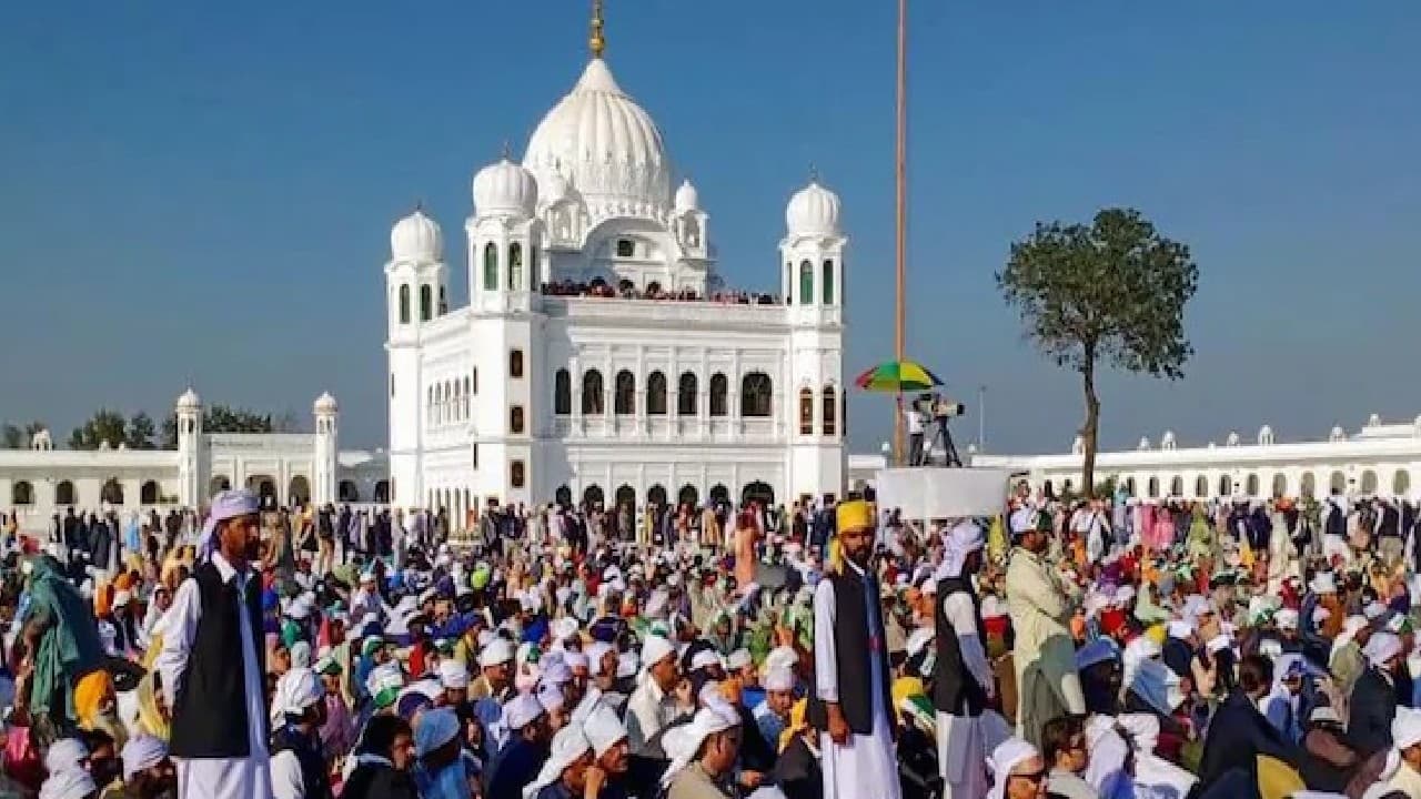 Kartarpur Corridor рдХреЛ рдЦреЛрд▓реЗ рдЬрд╛рдиреЗ рдкрд░ рдХреИрдкреНрдЯрди, рдЪрдиреНрдиреА рдФрд░ рдмрд╛рджрд▓ рдиреЗ рдЬрддрд╛рдпреА рдЦреБрд╢реА, рд╢реНрд░реЗрдп рд▓реЗрдиреЗ рдХреА рд▓рдЧреА рд╣реЛрдбрд╝