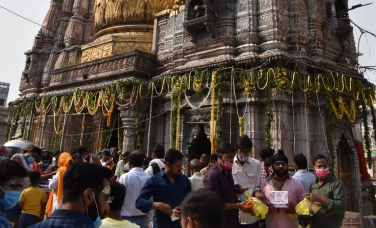 काशी विश्वनाथ मंदिर में श्रद्धालु कर सकेंगे VIP दर्शन, हाईकोर्ट ने न्यासी बोर्ड के फैसले को रखा बरकरार