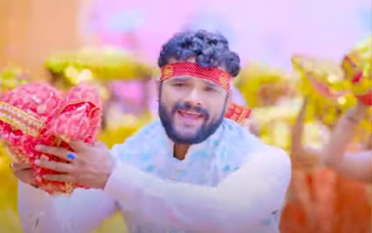 खेसारी लाल यादव का नया देवी गीत ‘अरतिया धरतिया प होता’ रिलीज, माता रानी की अराधना करते दिखे एक्टर
