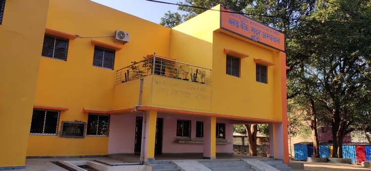 World Blood Donor Day 2021 : खून की कमी से जूझ रहे खूंटी के इकलौते ब्लड बैंक में डॉक्टर का भी अभाव, 56 बार रक्तदान कर चुके अरिंदम दास जिंदगी बचाने को रहते हैं हमेशा तैयार