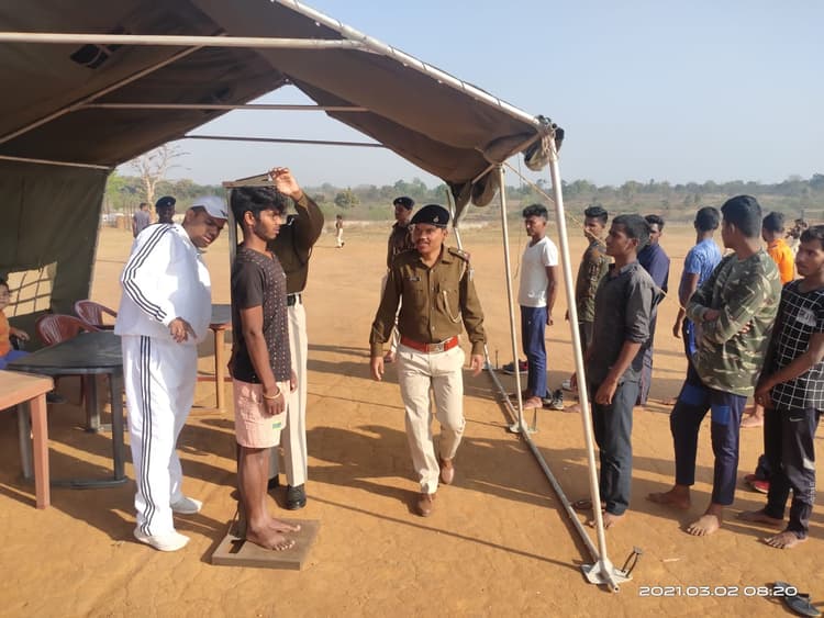 Sarkari Naukri 2021 : झारखंड की राजधानी रांची में कब से हो रही है सेना बहाली, खूंटी पुलिस नक्सल प्रभावित क्षेत्र के युवाओं को सेना में भर्ती के लिए दे रही है ट्रेनिंग, पढ़िए पूरी डिटेल्स