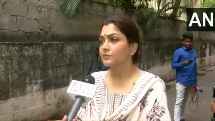 डीएमके नेता को भारी पड़ी अपत्तिजनक टिप्पणी, बीजेपी नेता खुशबू सुंदर पर किया था कमेंट, पार्टी ने किया बर्खास्त