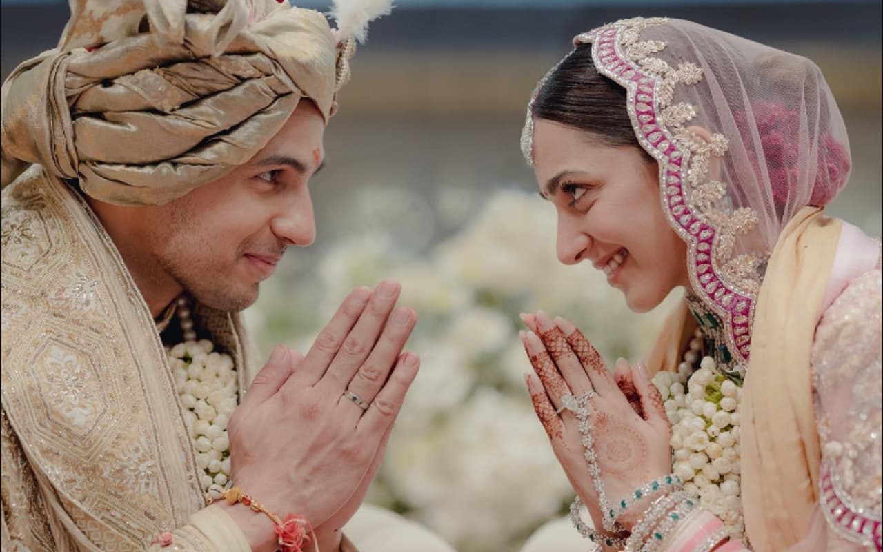 कियारा आडवाणी से अथिया शेट्टी तक, बॉलीवुड की इन दुल्हनों ने अपने कलीरों से खींचा ध्यान, लिखा है खास मैसेज