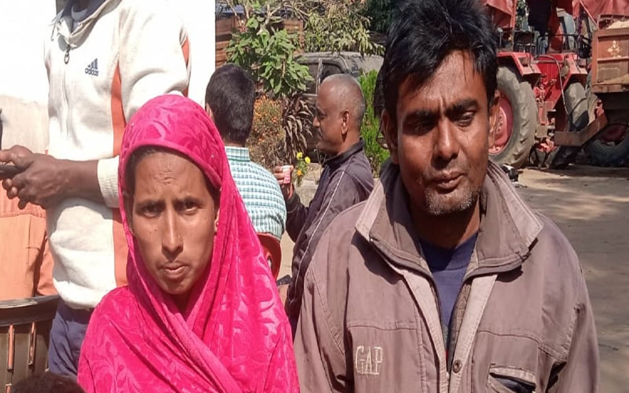 रामगढ़ से अपहृत बच्ची 48 घंटे के अंदर पतरातू रेलवे स्टेशन से बरामद, भिखारिन व उसका पति अरेस्ट
