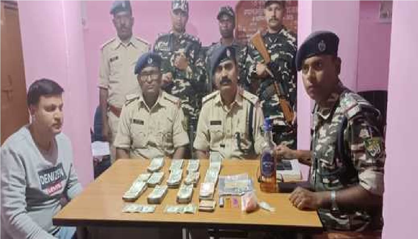 किशनगंज में कबाड़ की आड़ में चल रहा था नशे का कारोबार, पुलिस ने दो लोगों को किया गिरफ्तार