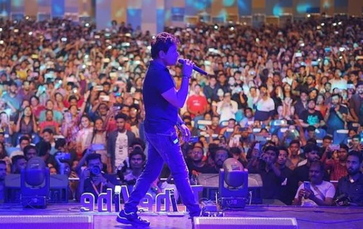 KK Death: सिंगर केके की कैसे हुई मौत, निधन से कुछ घंटे पहले शेयर की थी फाइनल परफॉर्मेंस की PHOTOS