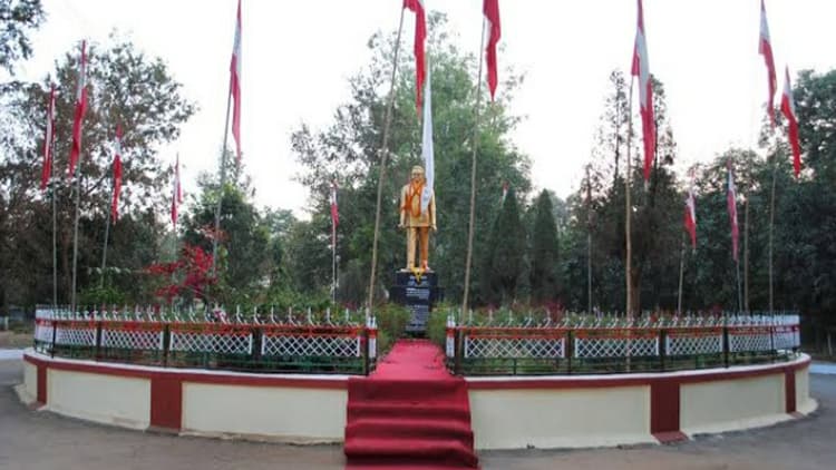 Jharkhand News: गुमला के कार्तिक उरांव कॉलेज में बंद हो सकती है इंटरमीडिएट की पढ़ाई, छात्रों की बढ़ी चिंता