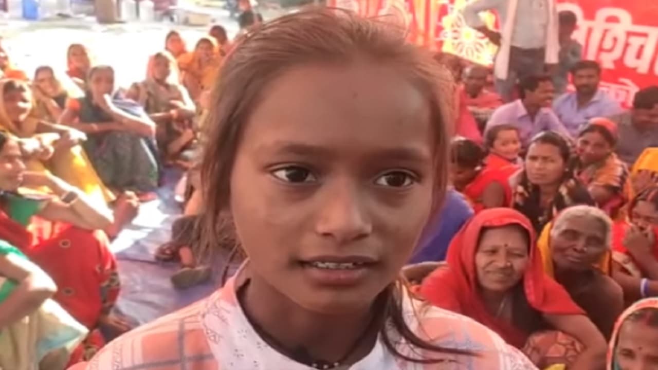 झारखंड की ये बच्ची कौन है जिसका भाषण तेजी से सोशल मीडिया पर हो रहा वायरल, बेबाकी से सरकार पर उठा रही सवाल