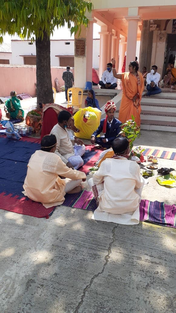 Jharkhand Lockdown Violation: कोडरमा में हो रही थी शादी, पुलिस को देख भागे बाराती, दूल्हा-दुल्हन समेत 50 पर केस दर्ज