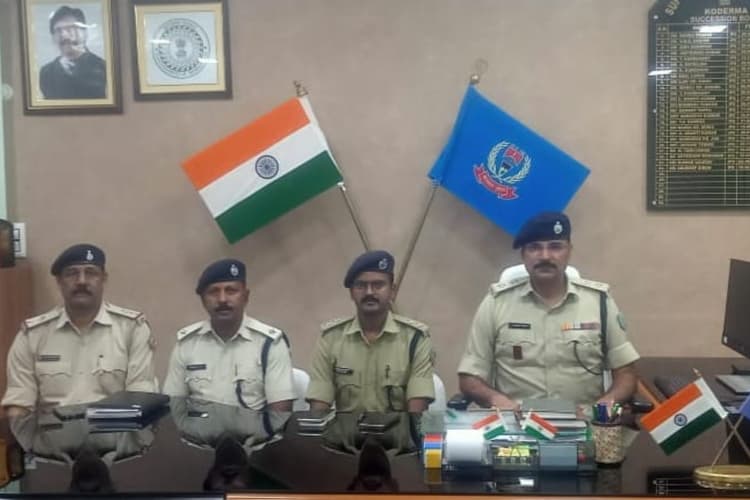 झारखंड: दीपावली से पहले जुए के अड्डों पर छापेमारी, झामुमो नेता समेत 42 जुआरी गिरफ्तार, 1.40 लाख रुपए कैश जब्त