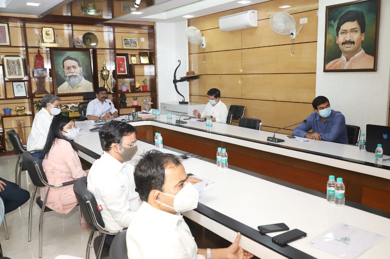 झारखंड में Mini Lockdown बढ़ेगा एक हफ्ते के लिए ! कोरोना के हालात पर मंथन के दौरान मंत्रियों ने CM हेमंत सोरेन को और क्या दिए सुझाव