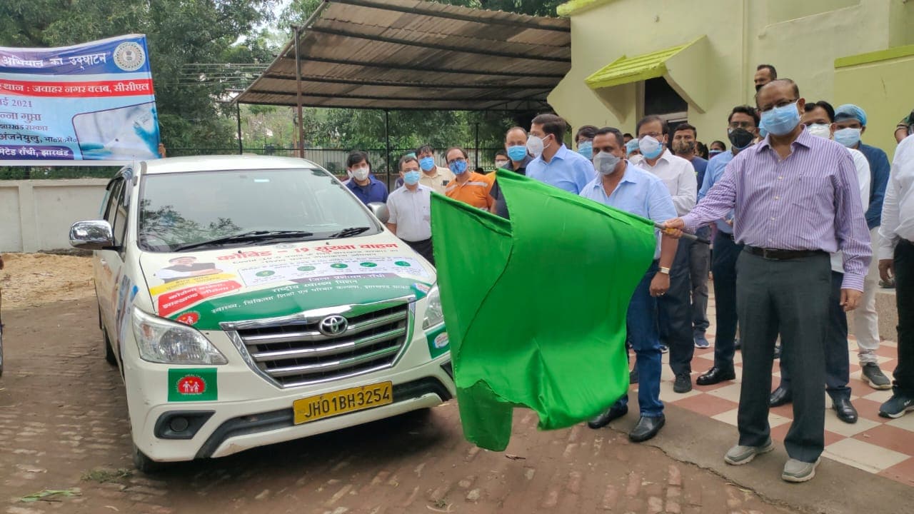 45 प्लस लोगों का होगा ऑन स्पॉट वैक्सीनेशन, स्वास्थ्य मंत्री बन्ना गुप्ता ने विशेष चलंत टीकाकरण अभियान का किया शुभारंभ