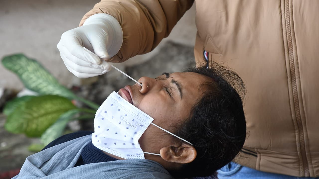 बिहार में धड़ल्ले से इस्तेमाल हो रहे होम टेस्टिंग किट, जांच रिपोर्ट को लेकर स्वास्थ्य विभाग का बड़ा बयान बिहार में धड़ल्ले से इस्तेमाल हो रहे होम टेस्टिंग किट, जांच रिपोर्ट को लेकर स्वास्थ्य विभाग का बड़ा बयान