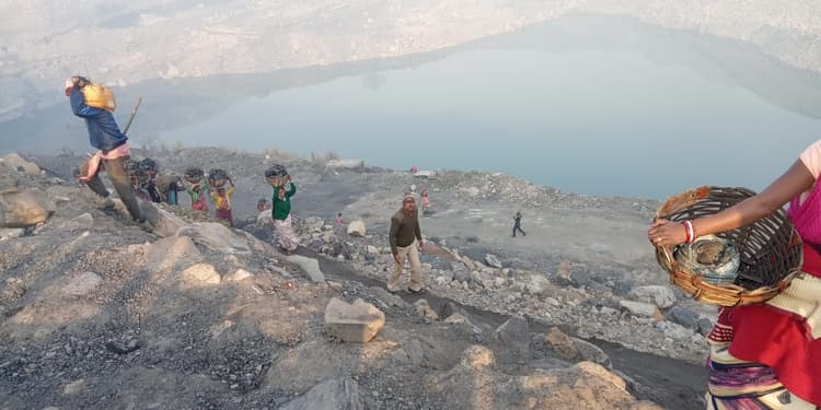 West Bengal: कोयले का काला धंधा, न अवैध खनन, न ट्रांसपोर्टिंग, फिर भी अरबों की अवैध कमाई