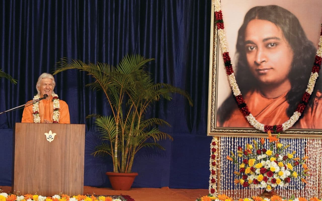 चित मनोवृत्ति के लिए क्रियायोग का अभ्यास करें, कोलकाता के योगदा सत्संग आश्रम में बोले स्वामी चिदानंद जी