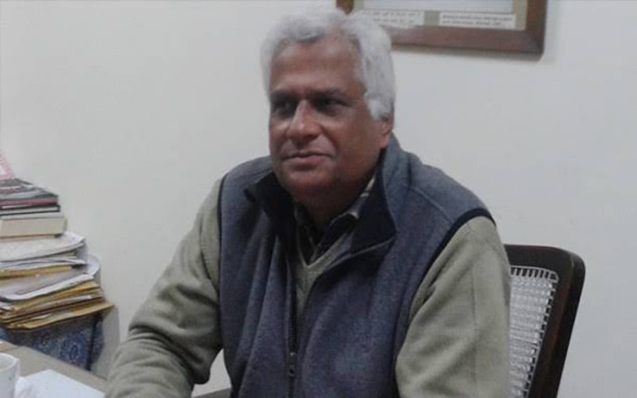 आज कठिन दौर में गांधी की ओर देख रही दुनिया : कुमार प्रशांत आज कठिन दौर में गांधी की ओर देख रही दुनिया : कुमार प्रशांत