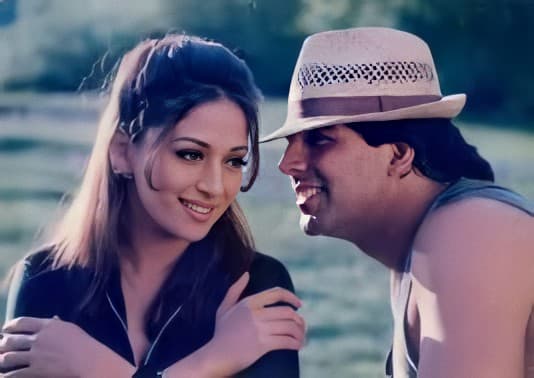 माधुरी दीक्षित ने आखिर क्यों कहा- अक्षय कुमार हैं घड़ी चोर?