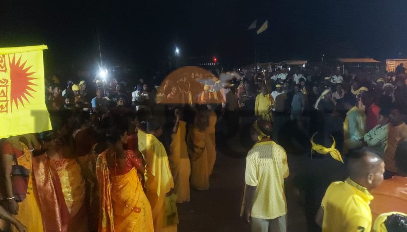 Kurmi Protest: खेमासोली में रेल ट्रैक-हाईवे अनिश्चितकाल के लिए जाम, रांची-हावड़ा इंटरसिटी समेत 66 ट्रेनें रद्द