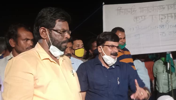 IRCTC/Indian Railway : 55 घंटे बाद लातेहार के टोरी रेलवे ट्रैक से हटे टानाभगत, सीएम से वार्ता के आश्वासन पर माने, ट्रेनों का परिचालन शुरू