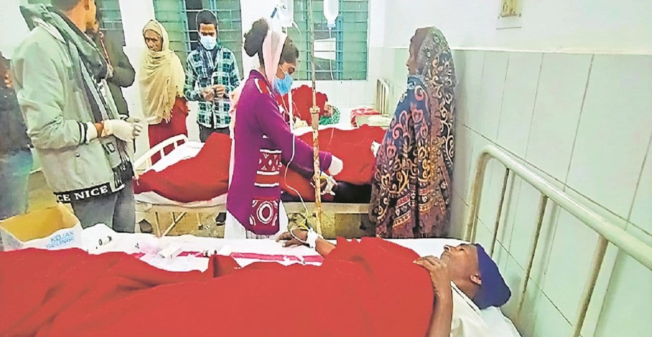 समस्तीपुर में बाढ़ का कहर, उफनती नदी में हाईटेंशन तार से सटा पतवार, नाव में करंट दौड़ने से मौत