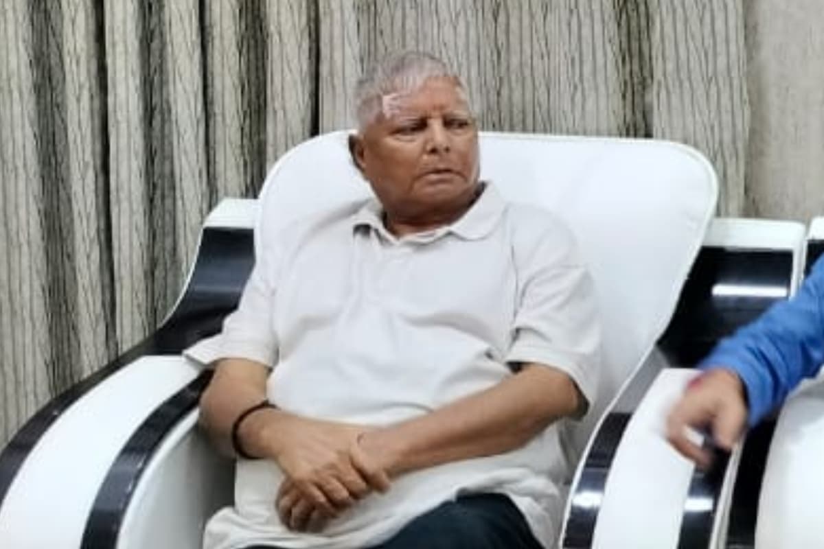 Bihar Politics: рд╣рдорд╛рд░реЗ рд░рд╣рддреЗ рдХреЛрдИ рджрдВрдЧрд╛ рдирд╣реАрдВ рдХрд░рд╛ рд╕рдХрддрд╛, рдЧрд┐рд░рд┐рд░рд╛рдЬ рд╕рд┐рдВрд╣ рдХреЗ рдмрдпрд╛рди рдХреЛ рд▓рд╛рд▓реВ рдпрд╛рджрд╡ рдиреЗ рдмрддрд╛рдпреА рдЙрдирдХреА рдЖрджрдд