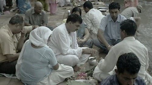 संक्रमित के शव के अंतिम संस्कार के दौरान पुलिस पर रोड़ेबाजी