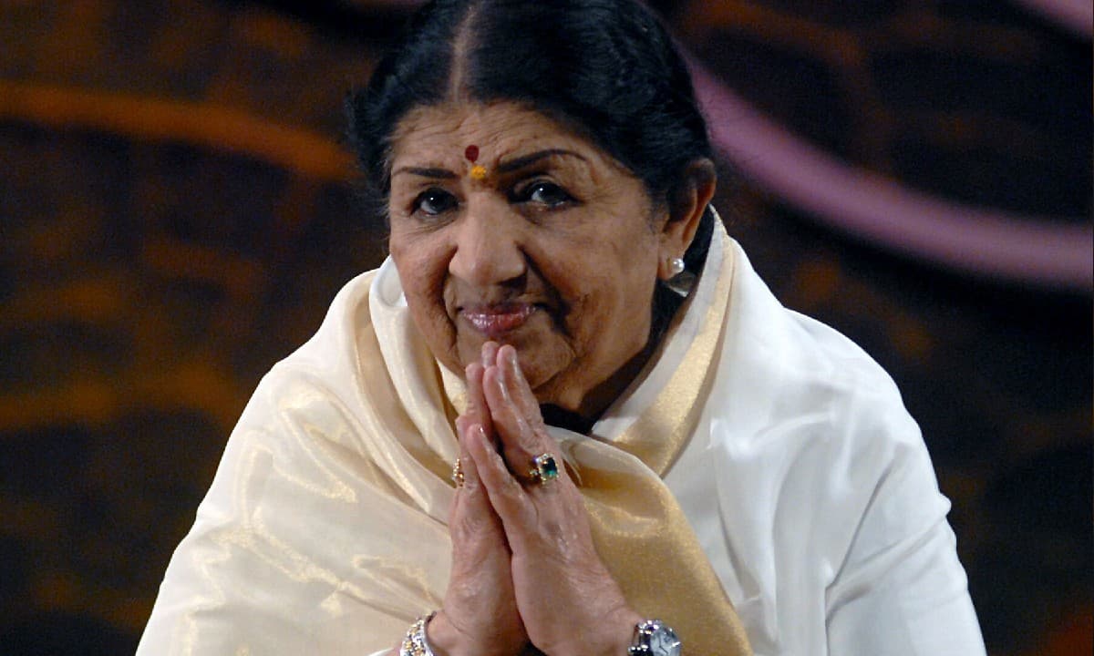 Lata Mangeshkar हुई कोरोना पॉजिटिव, आईसीयू में कराया गया भर्ती