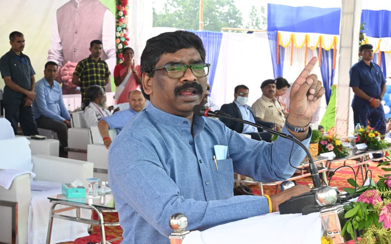 मुख्यमंत्री रहते हेमंत ने पहले भी तैयार किया था स्थानीयता का ड्राफ्ट, फिर रघुवर दास ने बनायी थी ऐसी नीति मुख्यमंत्री रहते हेमंत ने पहले भी तैयार किया था स्थानीयता का ड्राफ्ट, फिर रघुवर दास ने बनायी थी ऐसी नीति