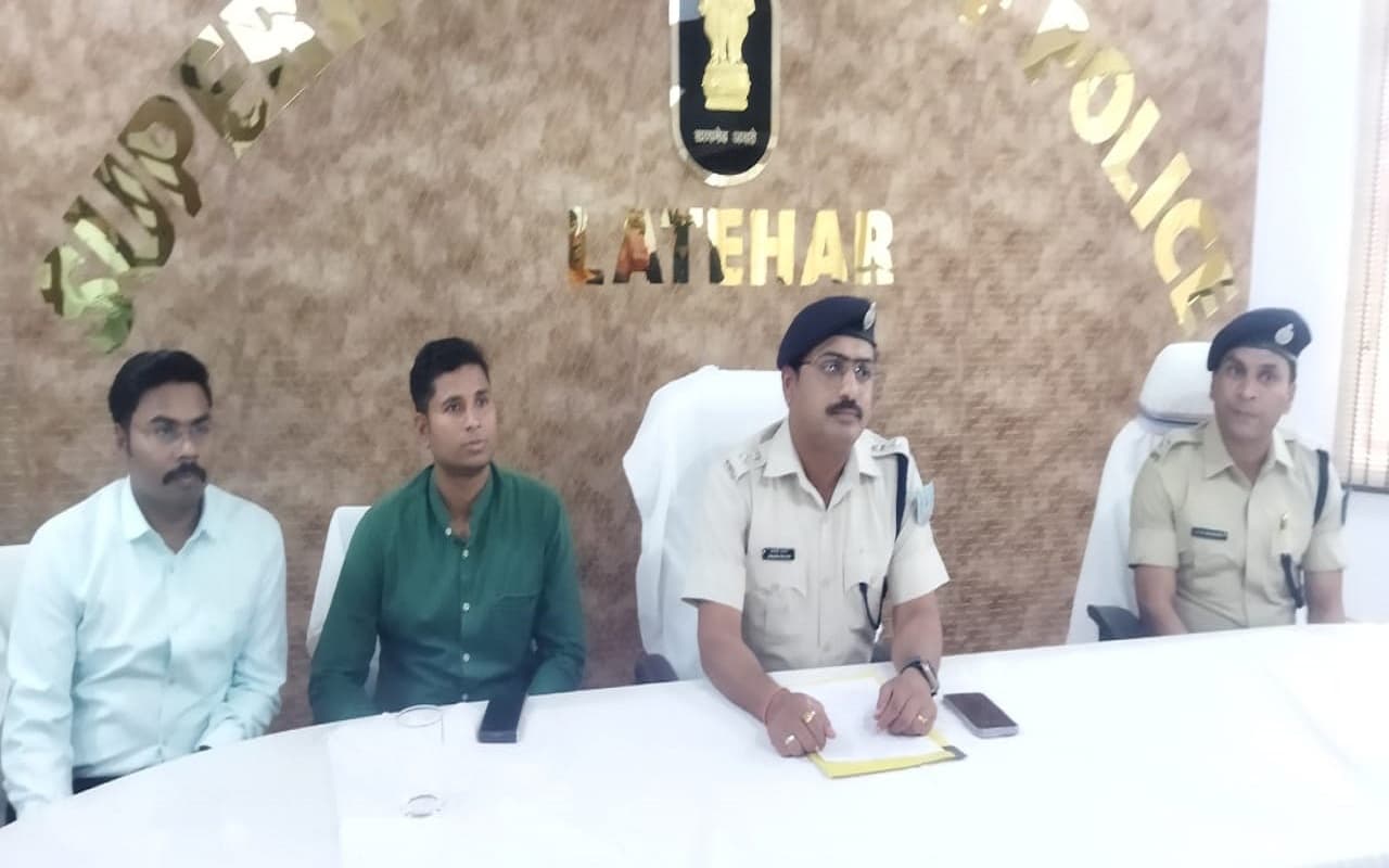 झारखंड: हिमाचल प्रदेश में बेचे गए 6 नाबालिग समेत 9 बच्चे कराए गए मुक्त, 4 मानव तस्करों के खिलाफ केस दर्ज झारखंड: हिमाचल प्रदेश में बेचे गए 6 नाबालिग समेत 9 बच्चे कराए गए मुक्त, 4 मानव तस्करों के खिलाफ केस दर्ज