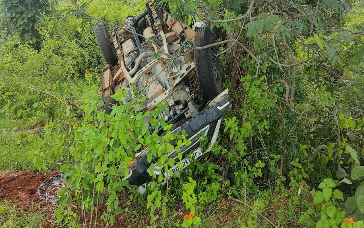 Jharkhand News: झारखंड के टांगीनाथ धाम जा रही गाड़ी पेड़ से टकरायी, पति-पत्नी समेत 3 लोगों की मौत, 9 घायल Jharkhand News: झारखंड के टांगीनाथ धाम जा रही गाड़ी पेड़ से टकरायी, पति-पत्नी समेत 3 लोगों की मौत, 9 घायल