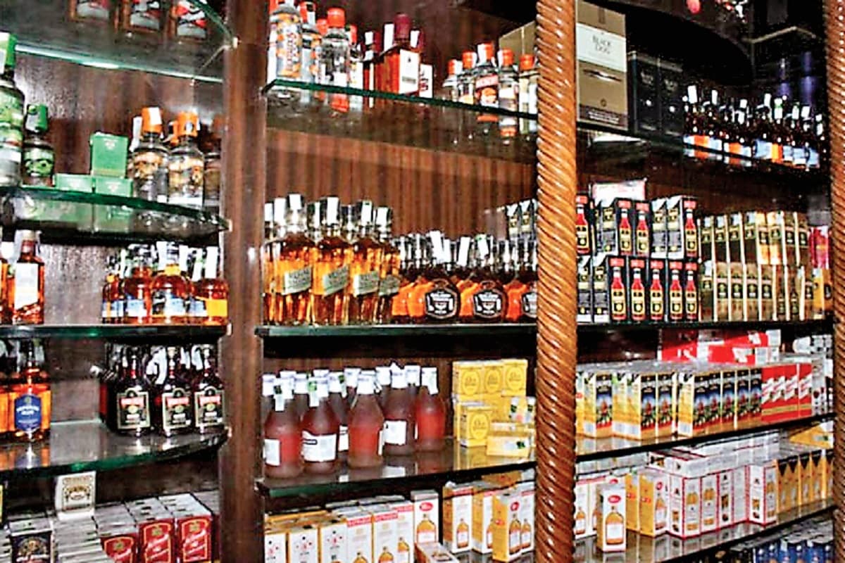 Liquor Seized : गैस टैंकर में छिपाकर 1 करोड़ की शराब झारखंड लाई जा रही थी, यूपी पुलिस ने पकड़ा