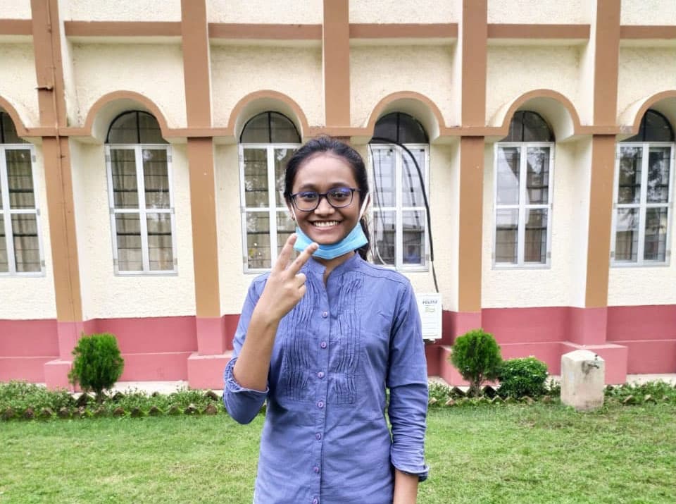 आदिवासी समाज को मुख्य धारा से जोड़ना चाहती हैं झारखंड की स्टेट टॉपर लीजा उरांव