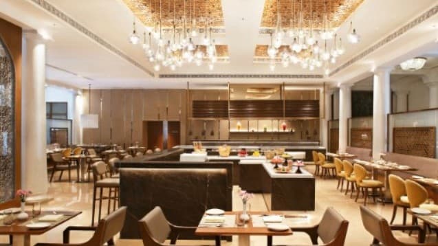 पार्टनर के साथ बनाएं डेट को यादगार, लखनऊ के Taj Hotel में करें कैंडल लाइट डिनर, जानें कमरे और खाने की कीमत