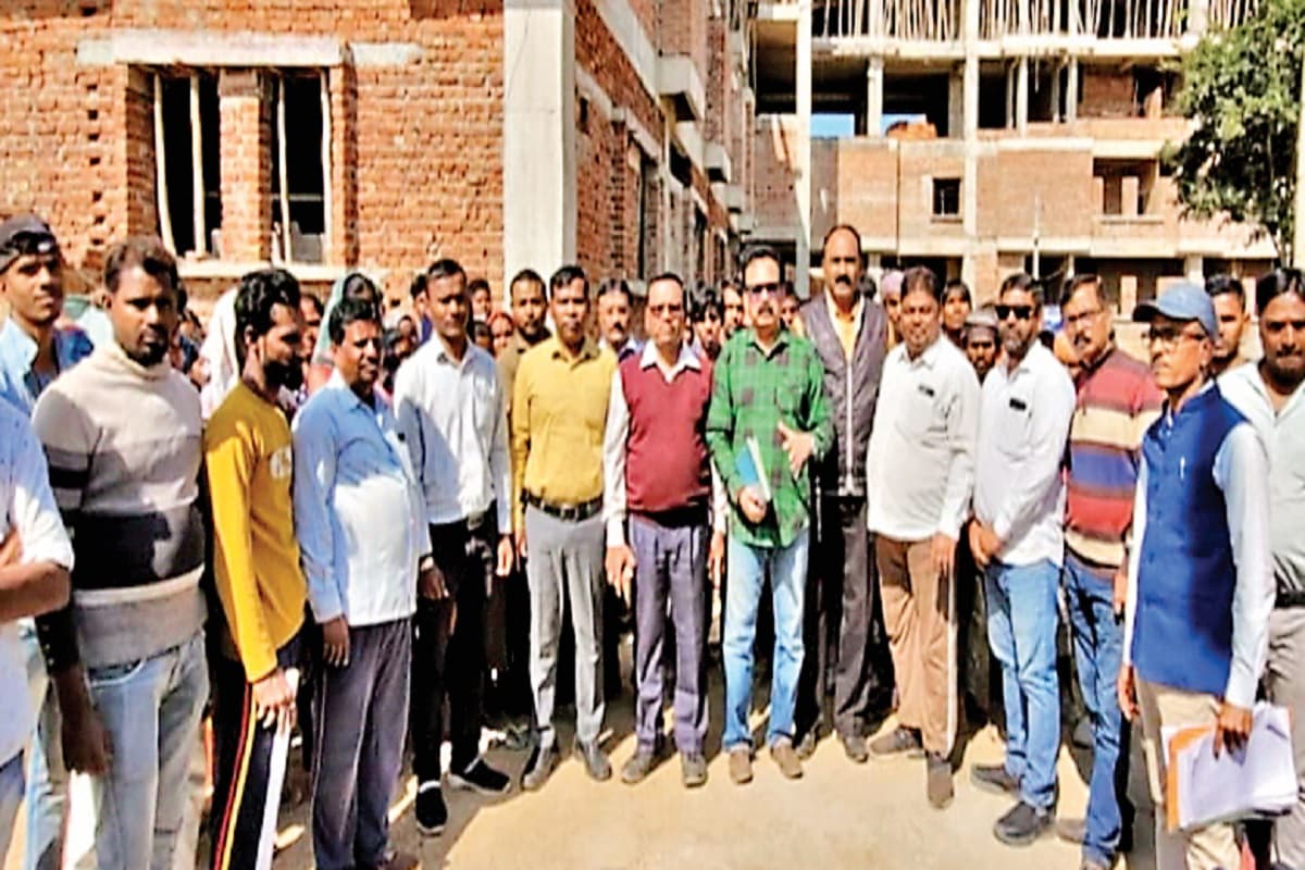 गढ़वा का ठेकेदार लोहरदगा के मजदूरों का कर रहा है शोषण, श्रम अधीक्षक ने कही कार्रवाई की बात