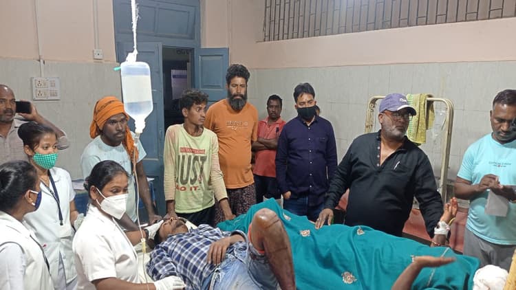 जमीन विवाद मामले में लोहरदगा में नाबालिग समेत दो की हत्या, एक महिला गंभीर रूप से घायल, रिम्स रेफर