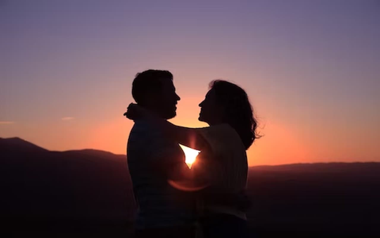 Love Relationship कई तरह के होते हैं, जानें आप किस कैटेगरी में हैं...