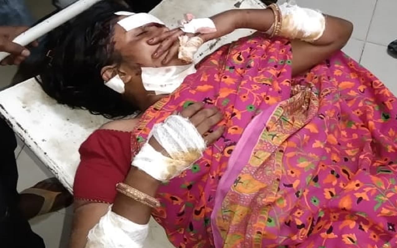 Jharkhand : 3 बच्चों की मां ने शादी से किया इनकार, एक तरफा प्यार में 2 बच्चों के पिता ने चाकू से गोद डाला
