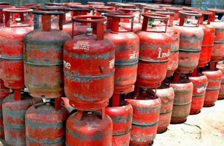 LPG Gas Cylinder Price In Jharkhand : 826.50 के घरेलू गैस सिलिंडर पर सिर्फ 37.76 रुपये सब्सिडी, दिसंबर 2020 से अब तक इतने रूपये की हो चुकी है वृद्धि