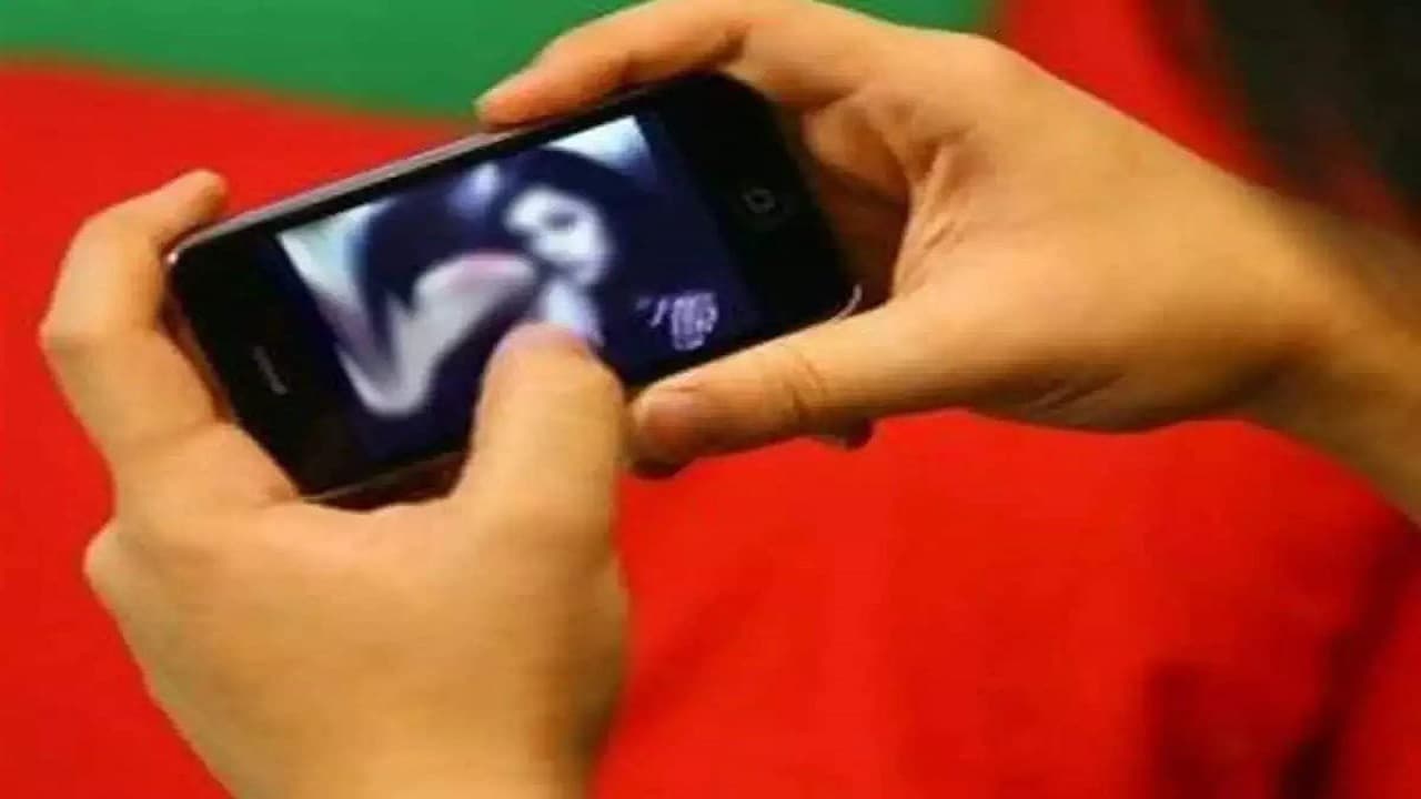 Bihar: सोशल मीडिया पर युवक ने की दोस्ती, फिर शादी का झांसा दे वर्षों करता रहा गंदी हरकत,जाने पूरा मामला