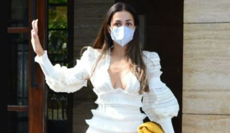 मलाइका अरोड़ा और अर्जुन कपूर लंच डेट पर पहुंचे, व्हाइट शॉर्ट ड्रेस में बेहद ग्लैमरस दिखीं एक्ट्रेस, VIDEO