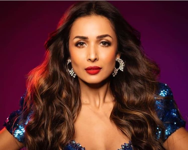 Malaika Arora ब्लू शिमरी ड्रेस और रेड बोल्ड लिपिस्टक में दिखी बेहद हसीन, फैंस बोले- किलर ब्यूटी