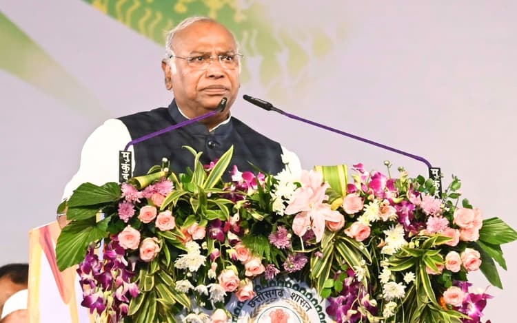 'राजस्थान में फिर सत्ता मिली तो केंद्र में भी आएगी कांग्रेस सरकार', बोले खरगे- लाल डायरी में लिखी है यह बात